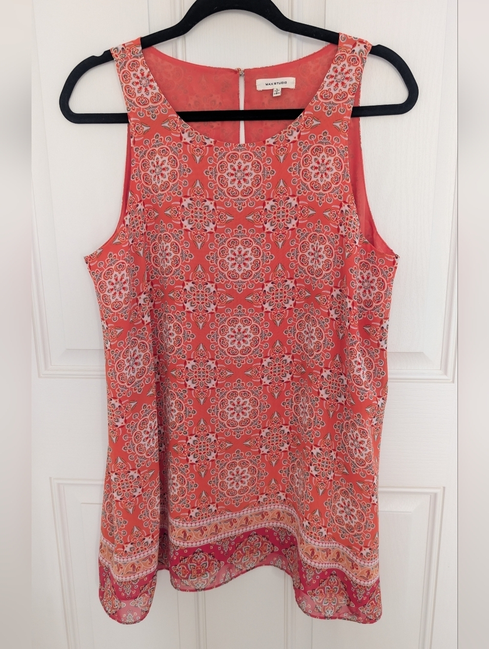 Max Studio Coral Medallion Border Tank - Picture 4 of 8